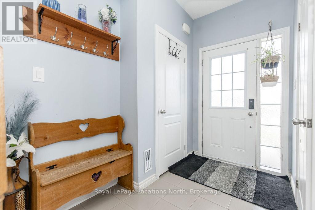 16 Arcadia Road, Wasaga Beach, Ontario  L9Z 3C7 - Photo 2 - S13157434