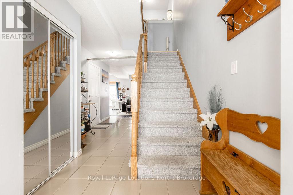 16 Arcadia Road, Wasaga Beach, Ontario  L9Z 3C7 - Photo 3 - S13157434