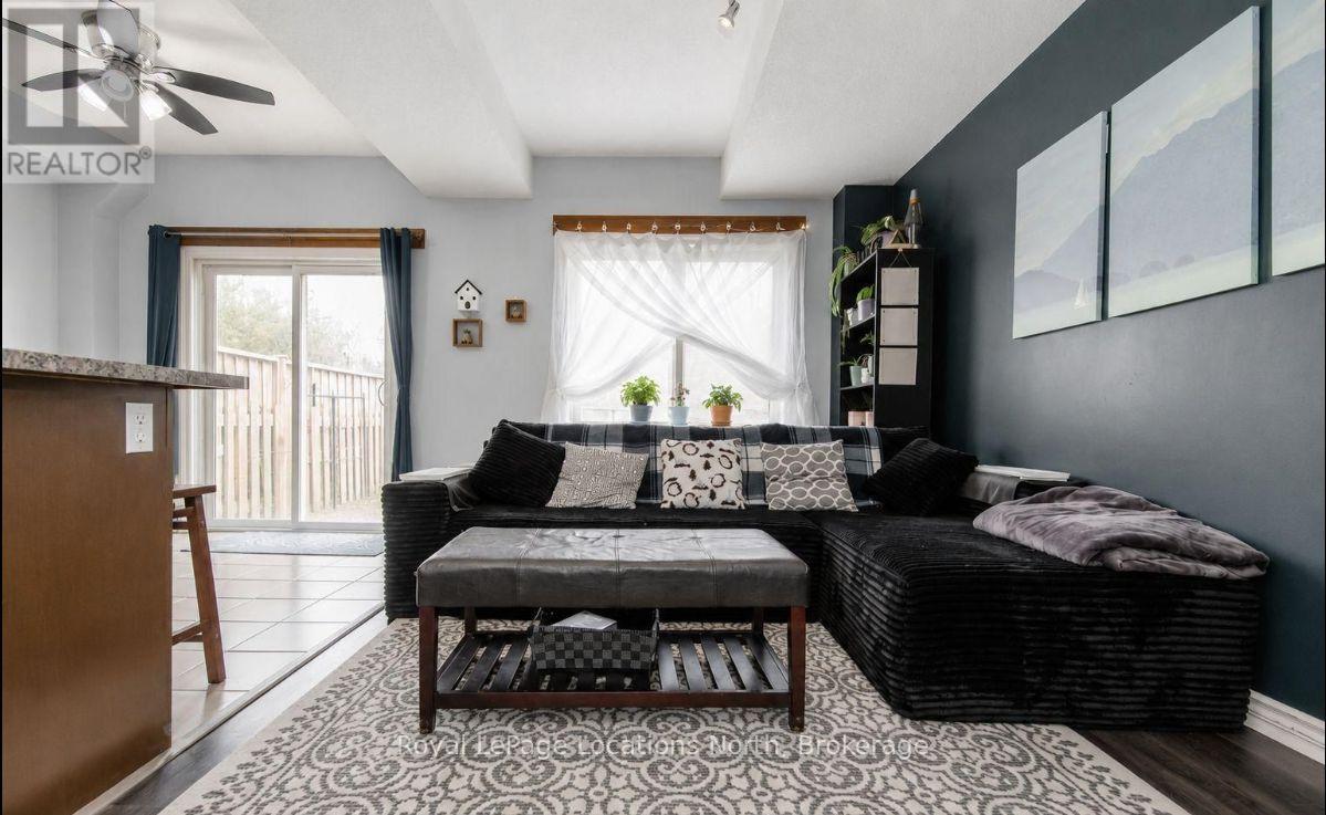 16 Arcadia Road, Wasaga Beach, Ontario  L9Z 3C7 - Photo 4 - S13157434