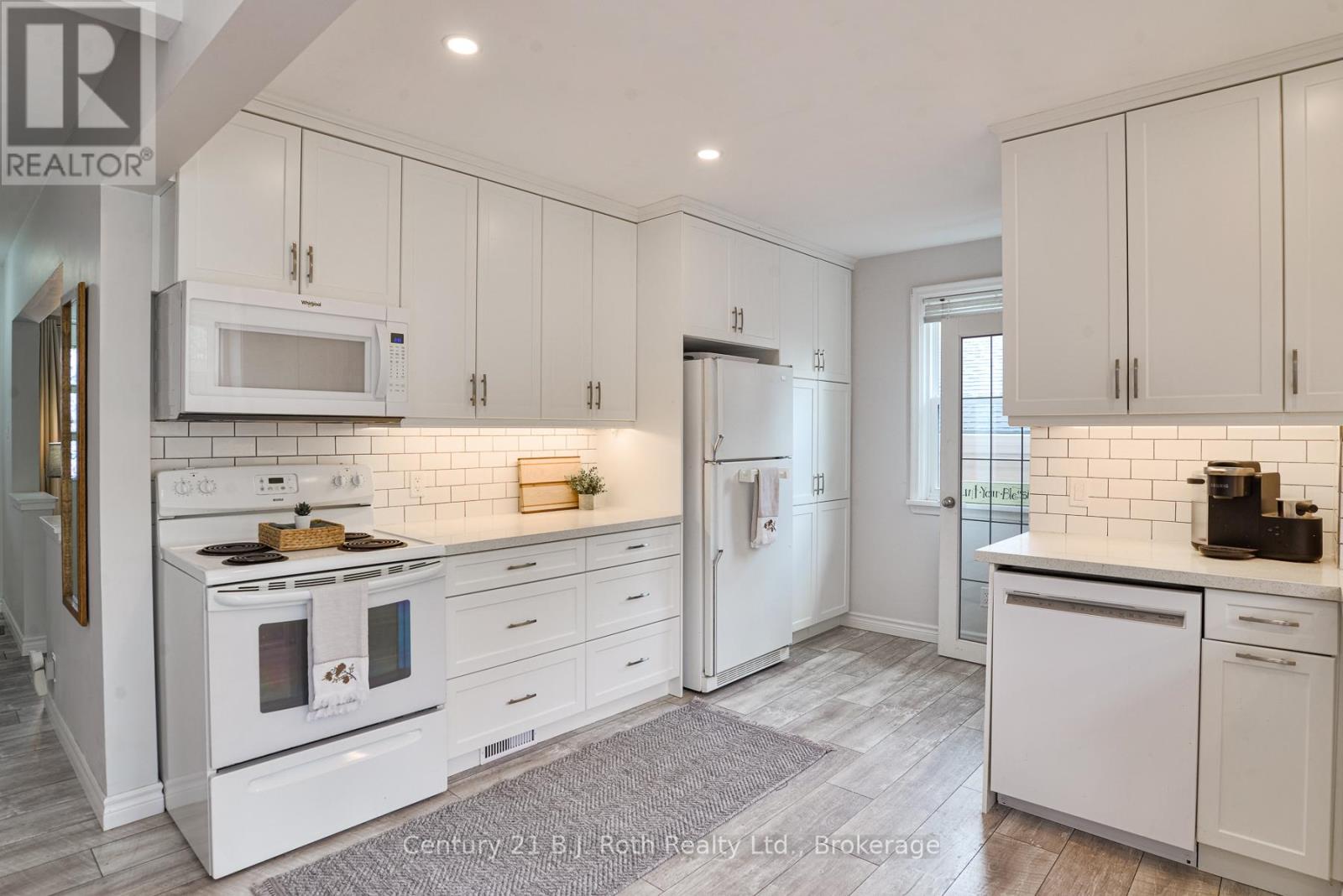7 Charles Road, Orillia, Ontario  L3V 3H3 - Photo 9 - S13157458