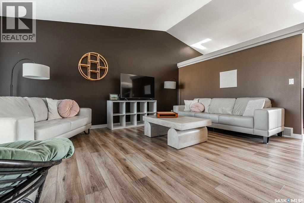 671 Fairbrother Place, Saskatoon, Saskatchewan  S7S 1J2 - Photo 7 - SK033047