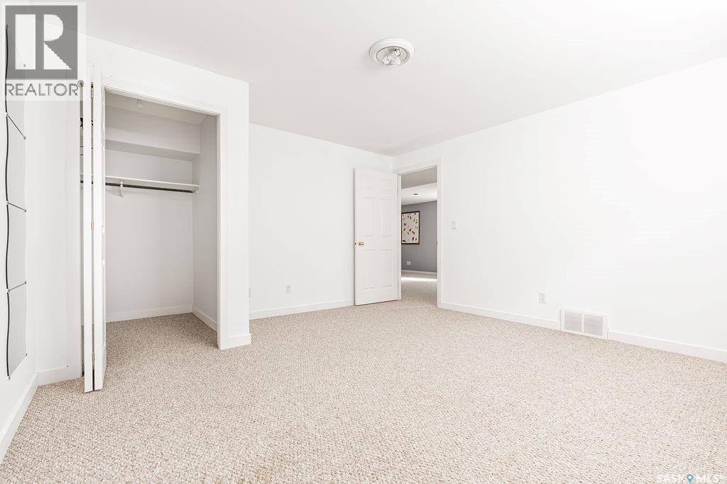 671 Fairbrother Place, Saskatoon, Saskatchewan  S7S 1J2 - Photo 33 - SK033047