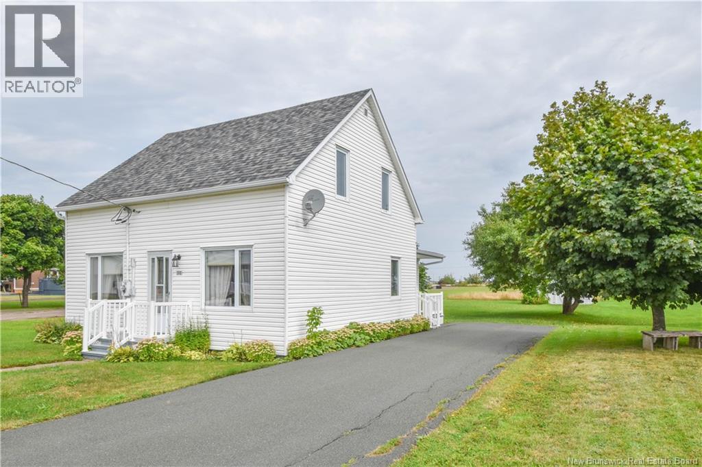 310 Jd Gauthier Boulevard, Shippagan, New Brunswick  E8S 1R4 - Photo 1 - NB140058