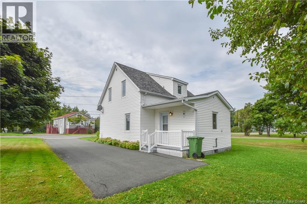 310 Jd Gauthier Boulevard, Shippagan, New Brunswick  E8S 1R4 - Photo 2 - NB140058