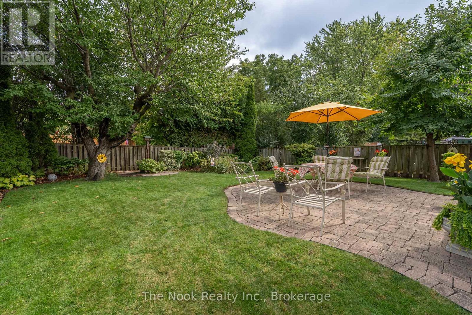 715 Anderson Street, Whitby, Ontario L1N 3W1 - Photo 4 - E13157198