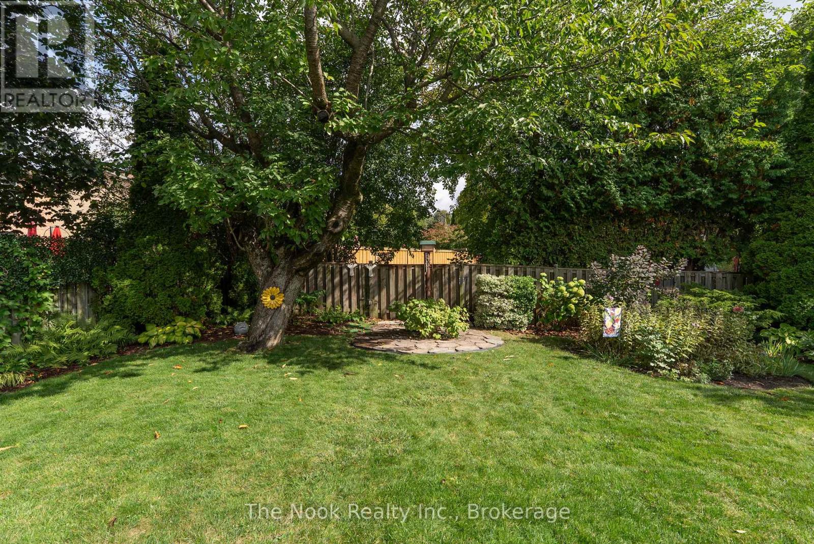 715 Anderson Street, Whitby, Ontario L1N 3W1 - Photo 46 - E13157198