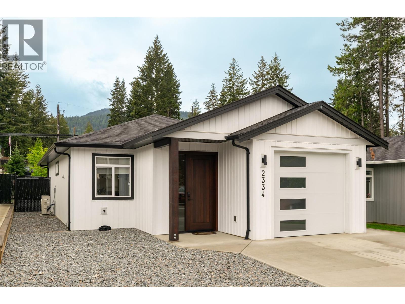 2334 6 Avenue SE, Salmon Arm, British Columbia  V1E 0H1 - Photo 1 - 10372404