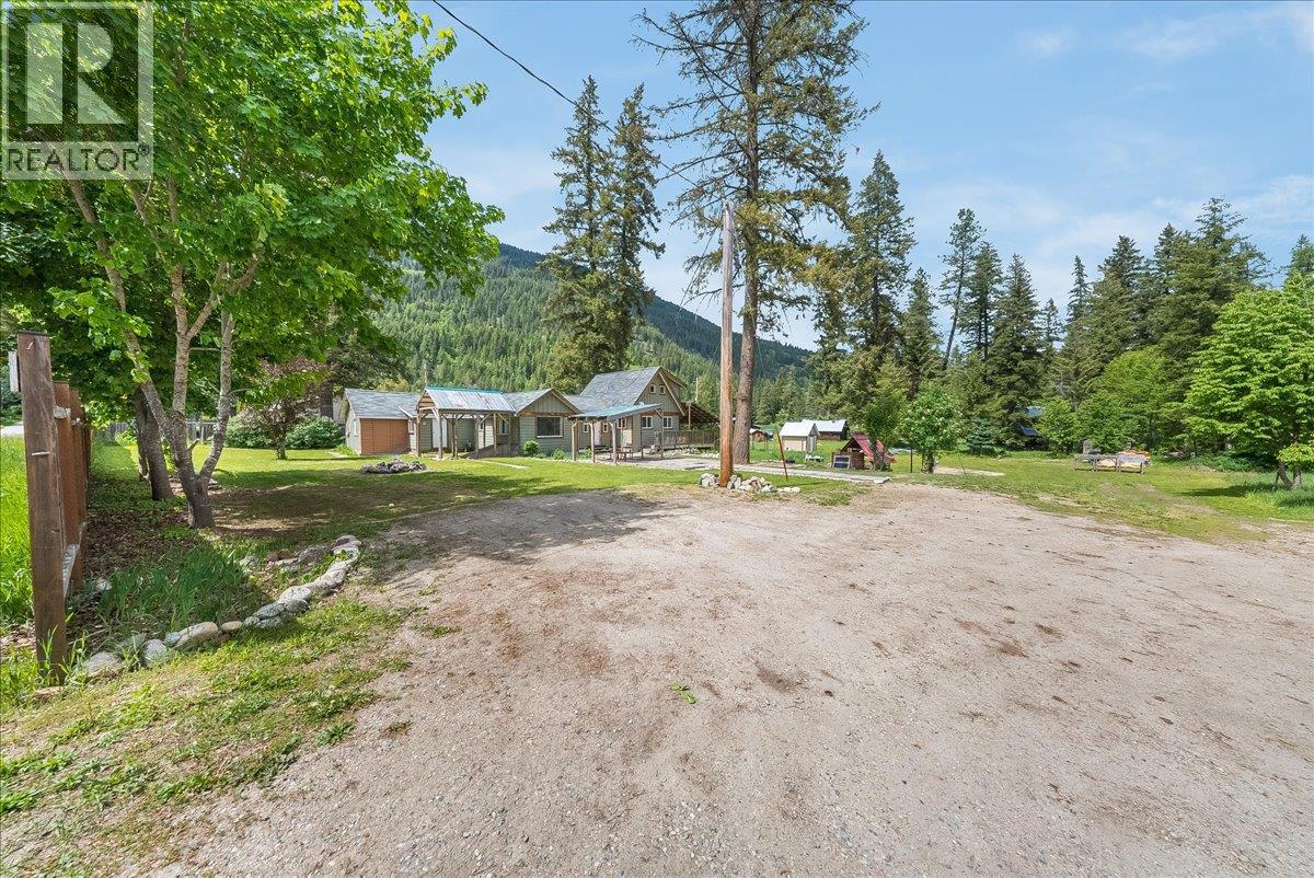 2018 Tarrys Road, Castlegar, British Columbia V1N 4N1 - Photo 59 - 10387871