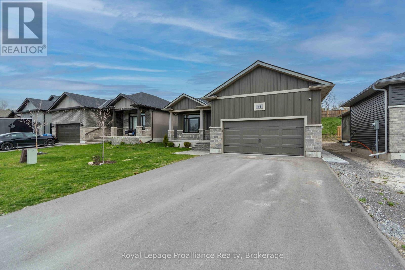 31b Schmidt Way, Quinte West, Ontario  K8V 5P4 - Photo 2 - X13157330