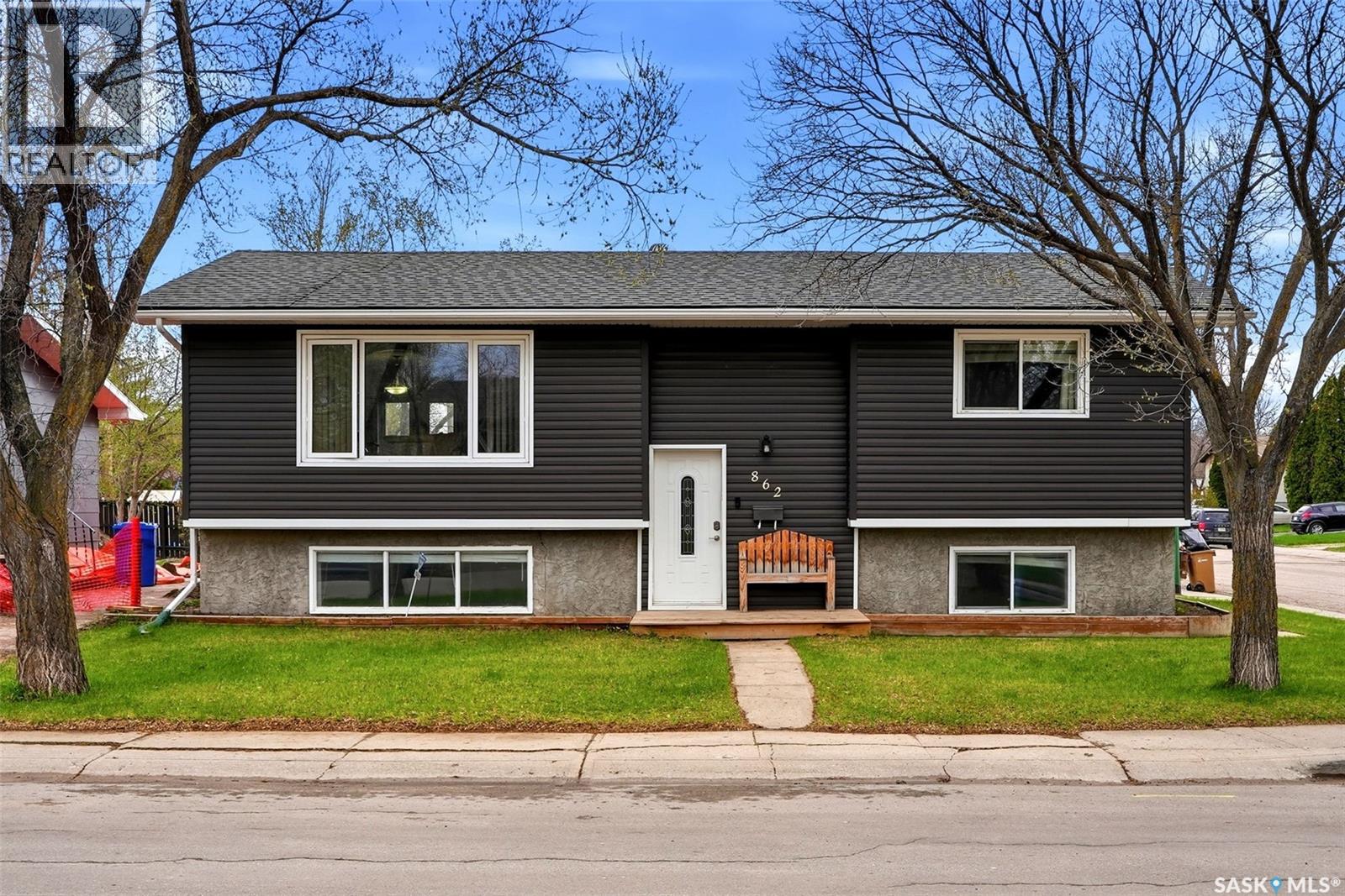 862 Worobetz CRESCENT N, Regina, Saskatchewan