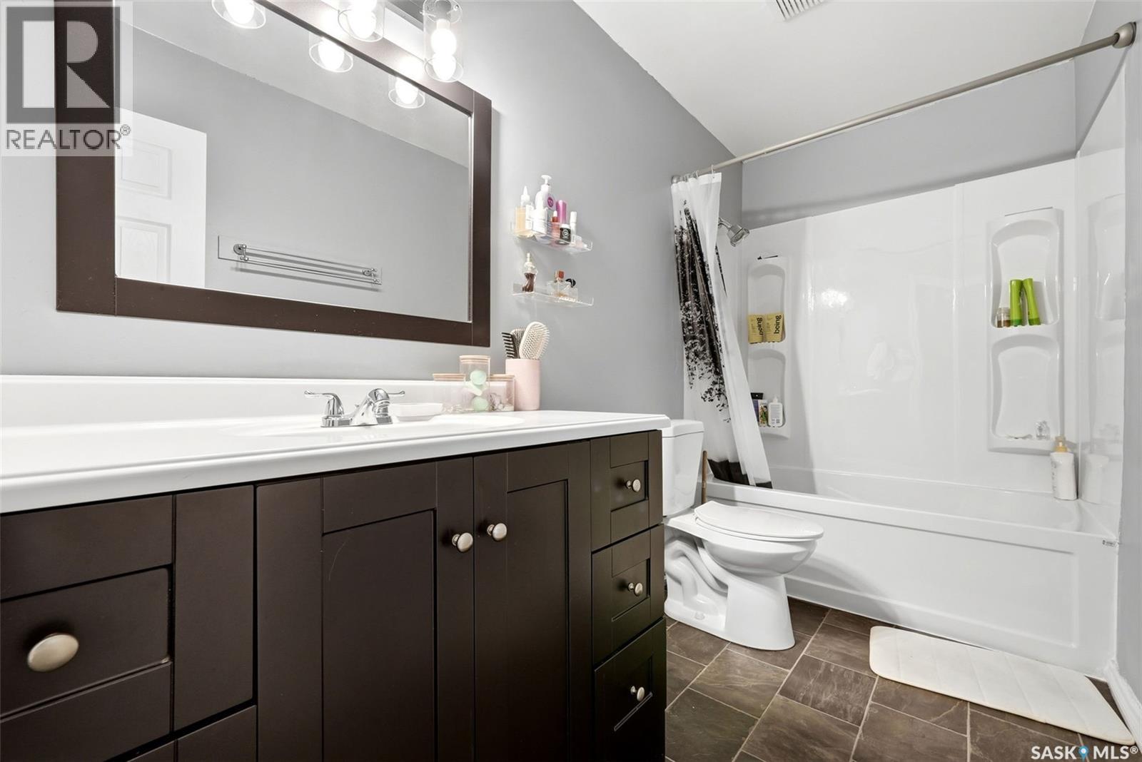 862 Worobetz Crescent N, Regina, Saskatchewan  S4X 2C3 - Photo 14 - SK036736