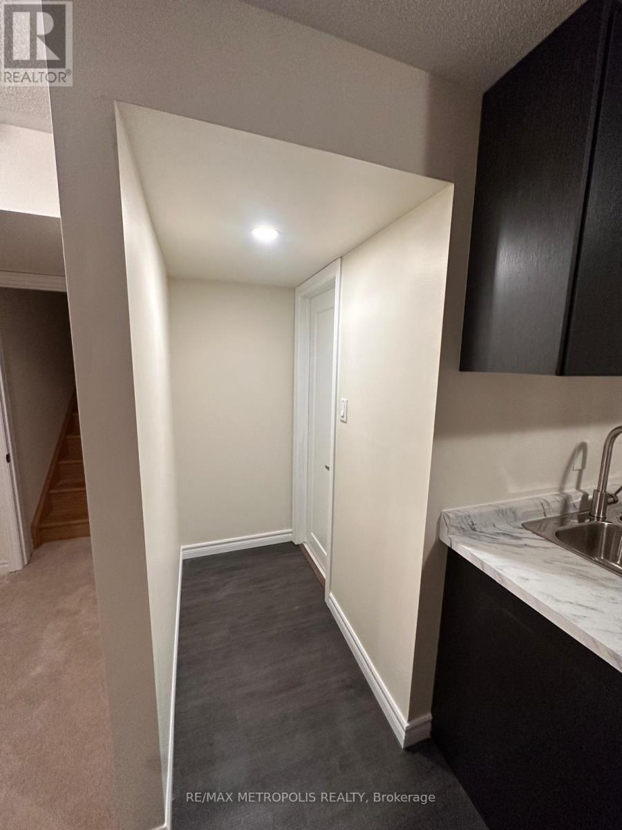 1207 Wilmington Avenue, Oshawa, Ontario  L1L 0T4 - Photo 6 - E13098118