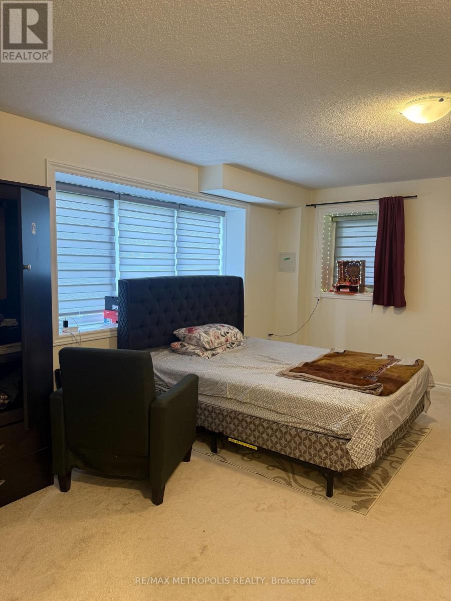 1207 Wilmington Avenue, Oshawa, Ontario  L1L 0T4 - Photo 10 - E13098118