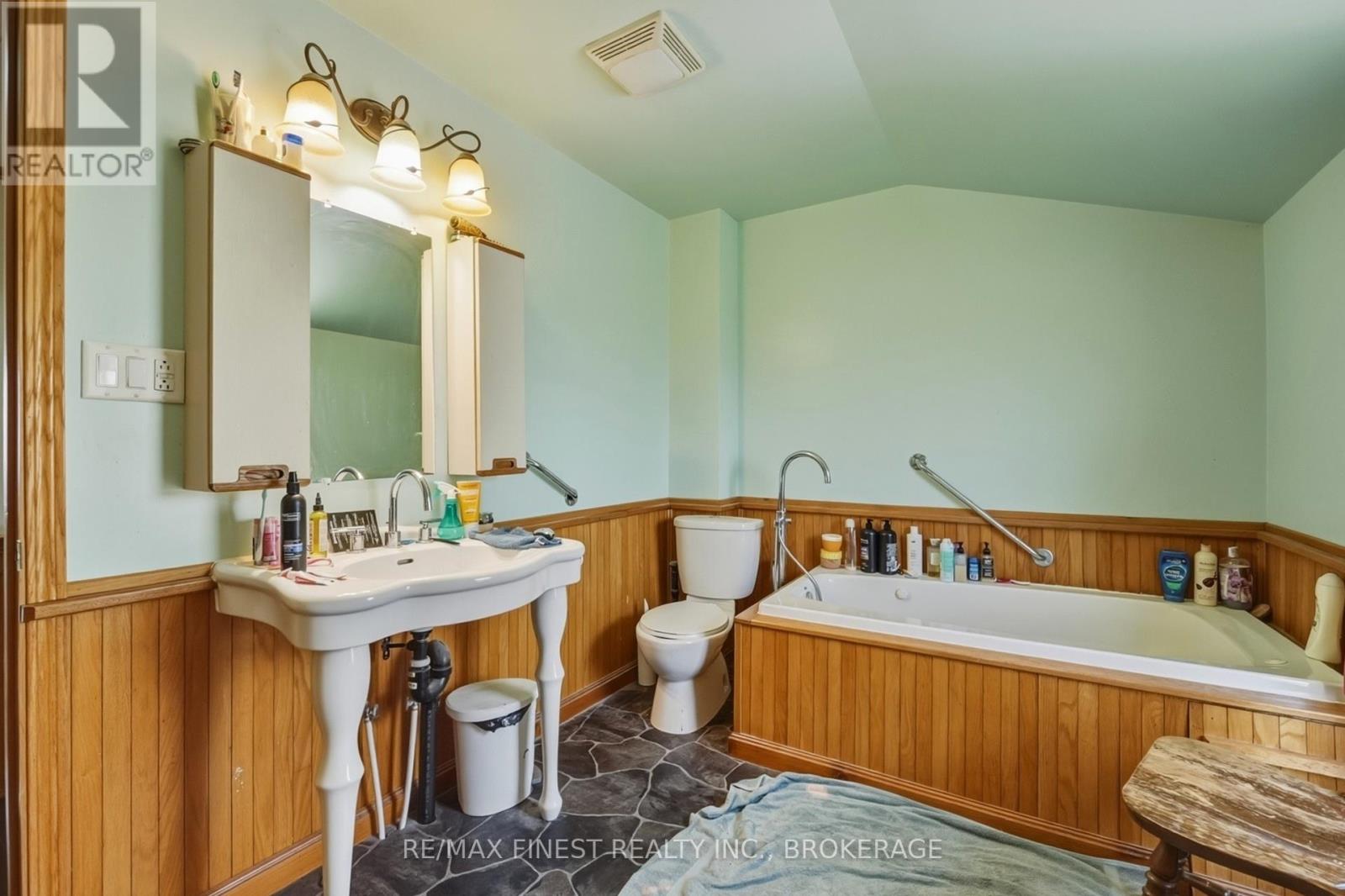 602 Caton Road, Loyalist, Ontario  K0H 1G0 - Photo 20 - X13156874