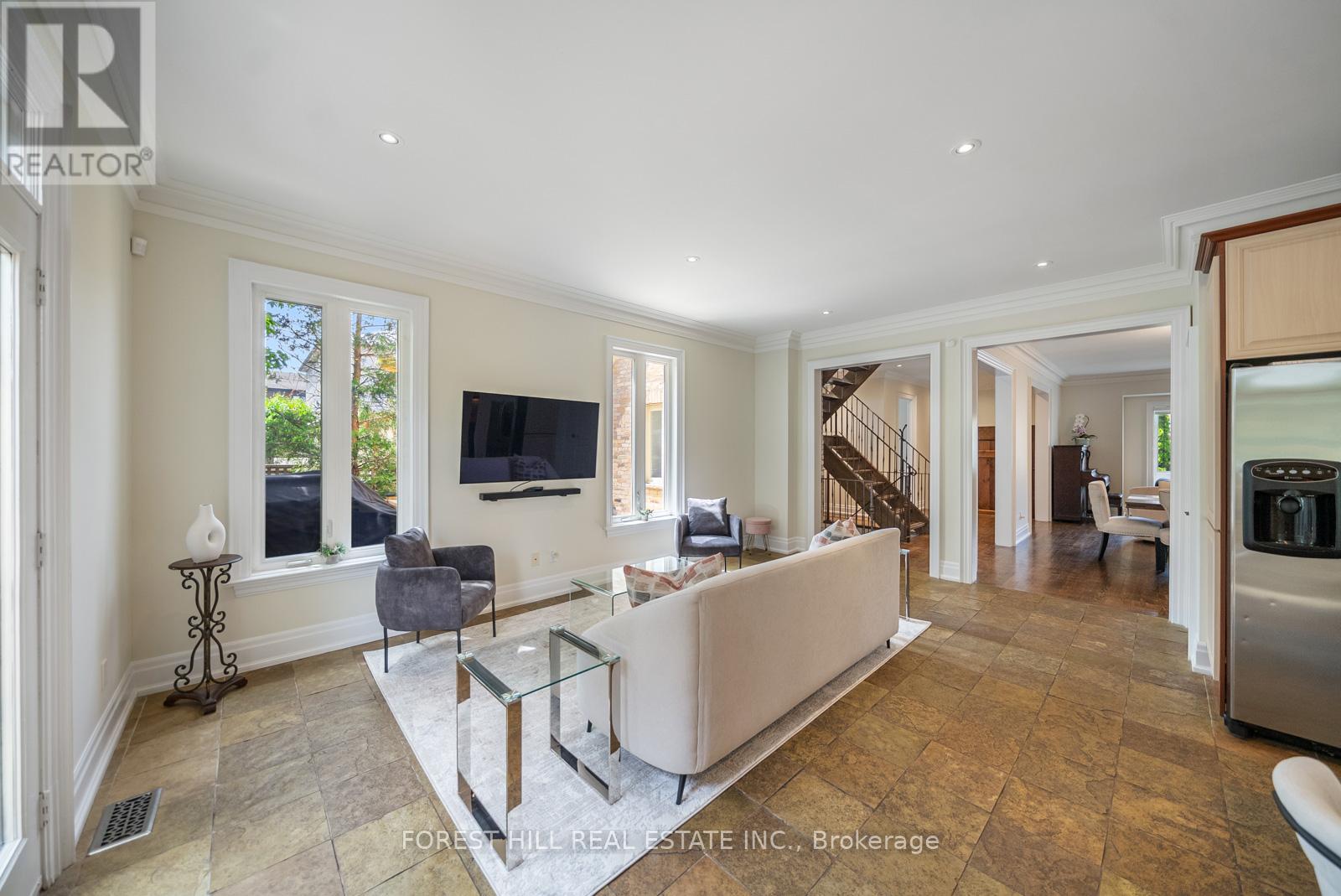 109 Dell Park Avenue, Toronto, Ontario  M6B 2V2 - Photo 21 - C13157214