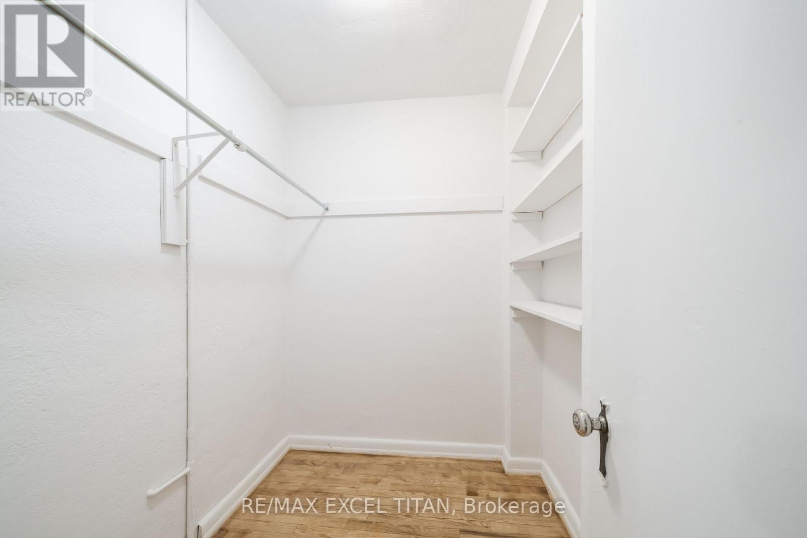 24 - 8 Mallory Gardens, Toronto, Ontario  M4V 2A6 - Photo 9 - C13157400
