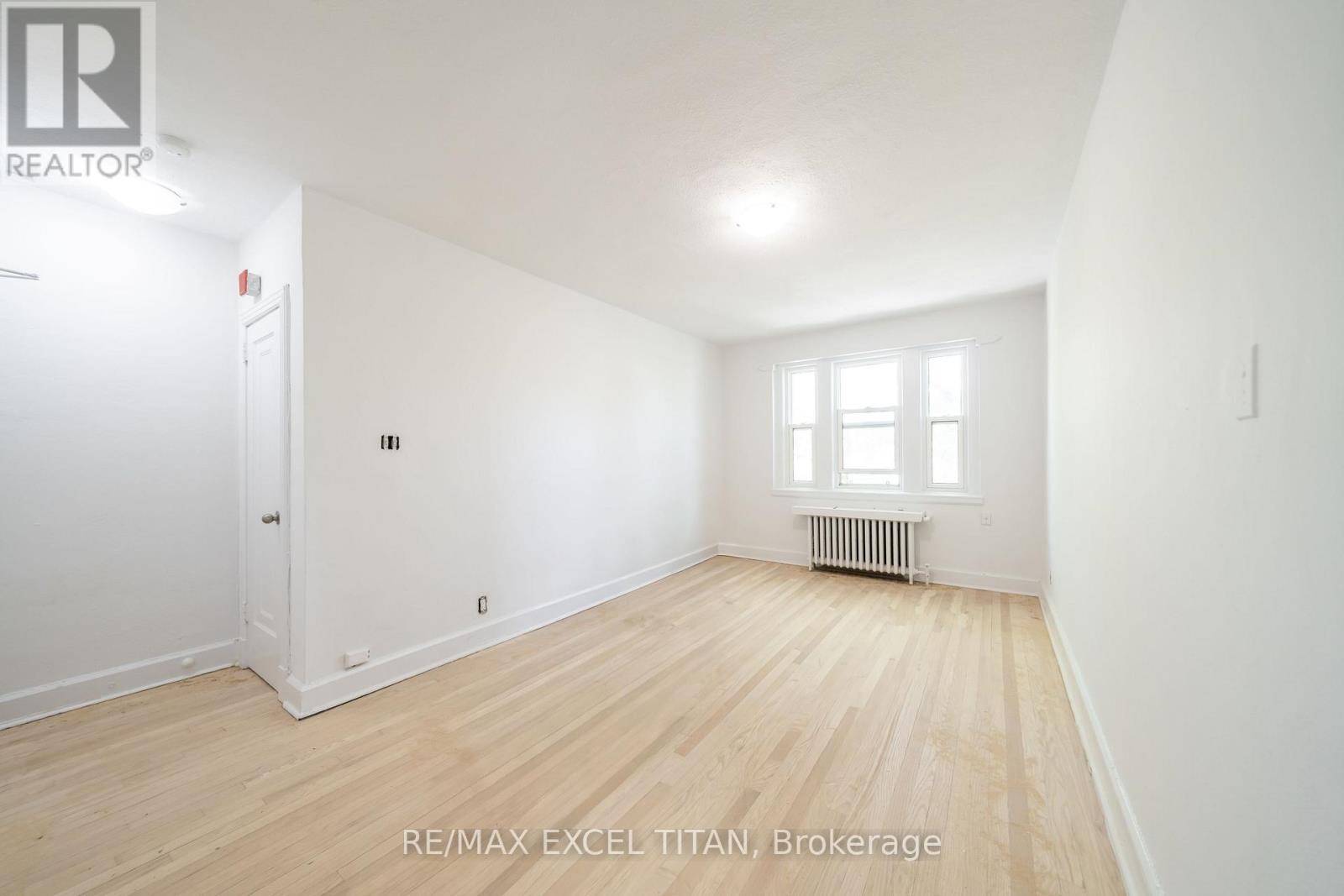 31 - 1 Mallory Gardens, Toronto, Ontario  M4V 2A6 - Photo 5 - C13157412