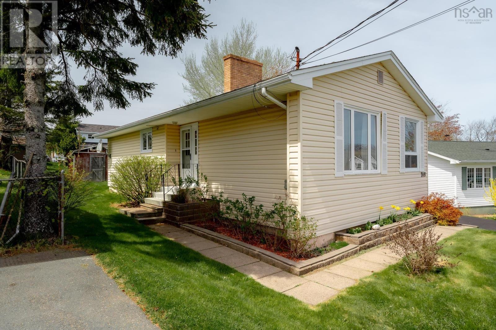249 Poplar Drive, Dartmouth, Nova Scotia  B2W 4K6 - Photo 1 - 202611655