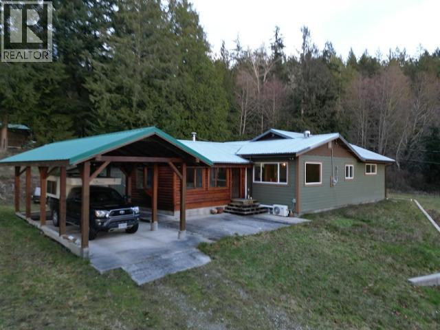 4002 Highway 101, Powell River, British Columbia   - Photo 1 - 19629
