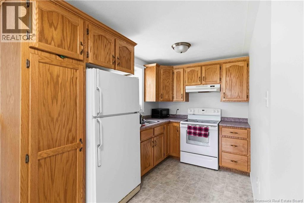 38 Ripley Street, Oromocto, New Brunswick  E2V 4P8 - Photo 4 - NB140006