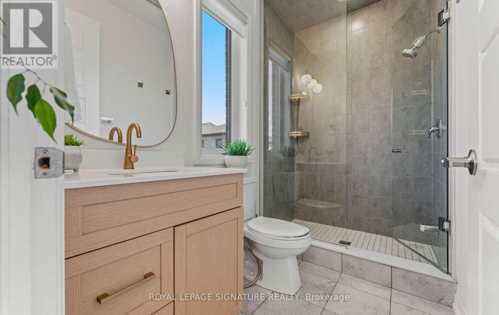 34 Broden Crescent, Whitby, Ontario  L1P 0M1 - Photo 14 - E13157238