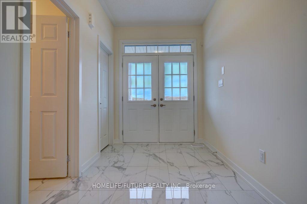 978 Rexton Drive, Oshawa, Ontario  L1H 0T8 - Photo 3 - E13157272