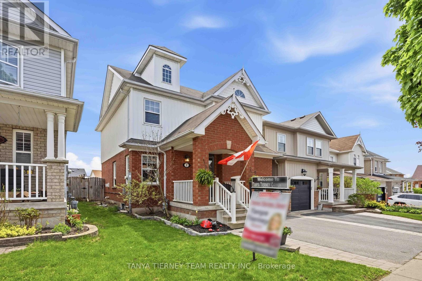 7 Brownridge Place, Whitby, Ontario  L1P 1W4 - Photo 3 - E13157362