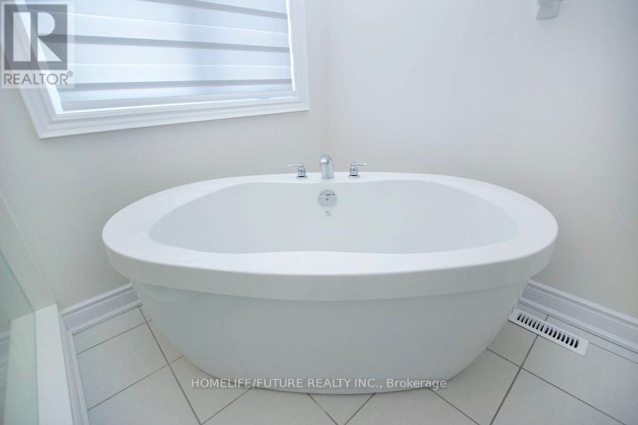 Main & 2nd Floor - 1359 Klondike Drive, Oshawa, Ontario  L1T 0T1 - Photo 15 - E13157398