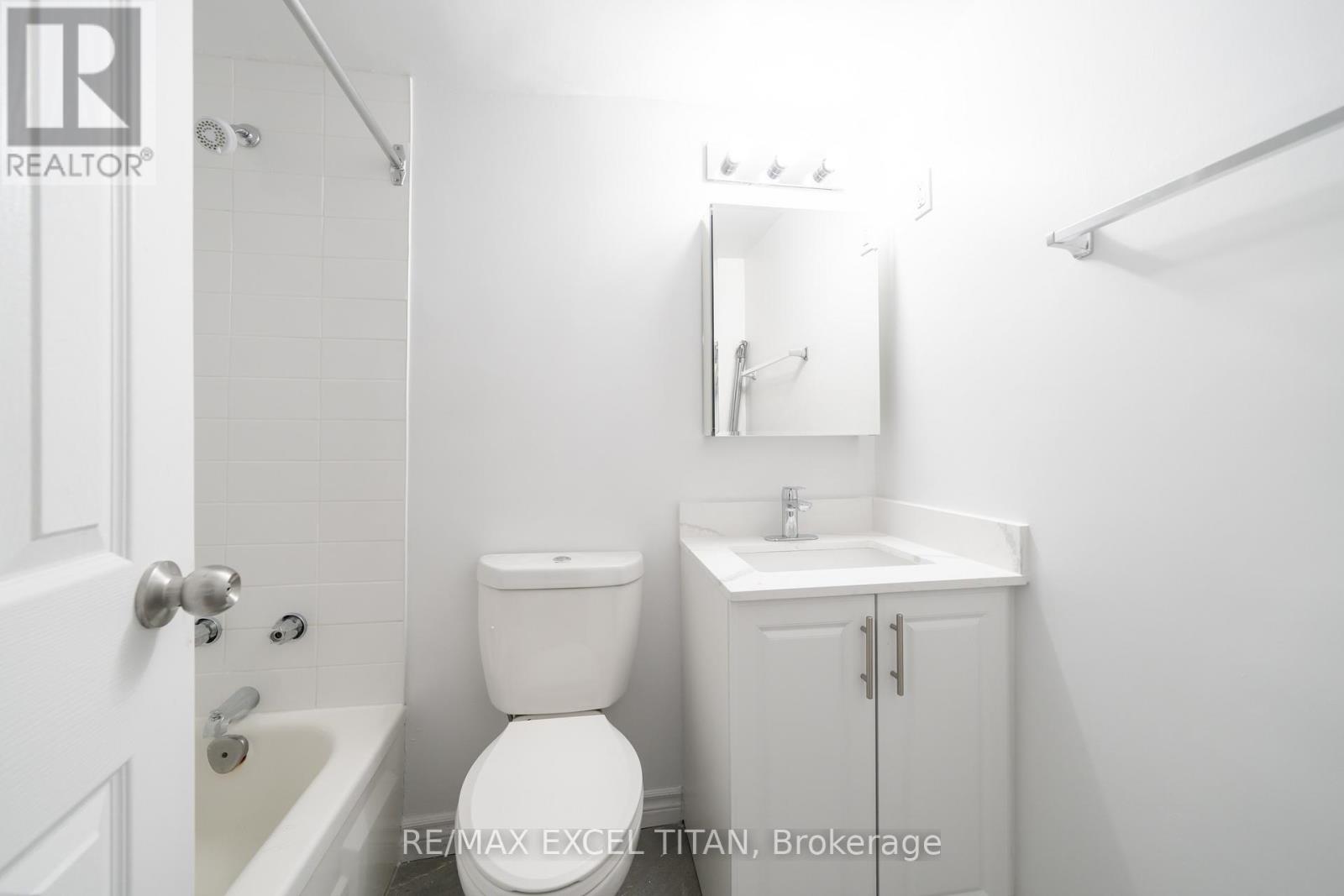 412 - 5 Glamorgan Avenue, Toronto, Ontario M1P 4P1 - Photo 10 - E13157432