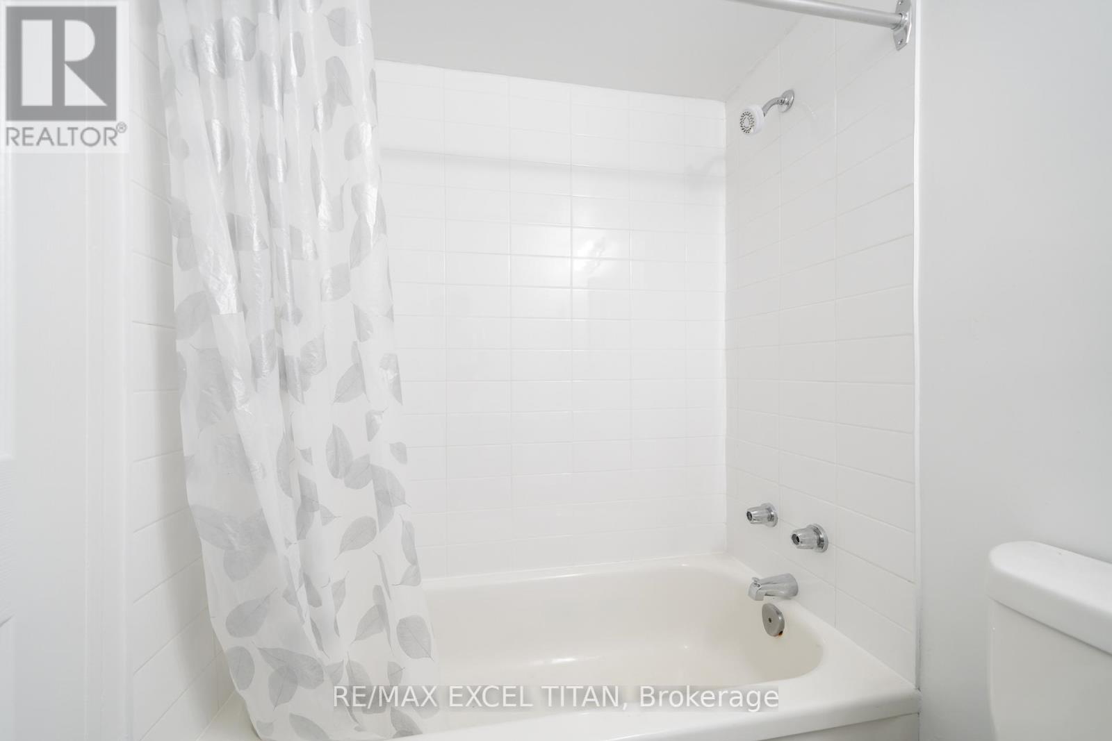 412 - 5 Glamorgan Avenue, Toronto, Ontario M1P 4P1 - Photo 11 - E13157432