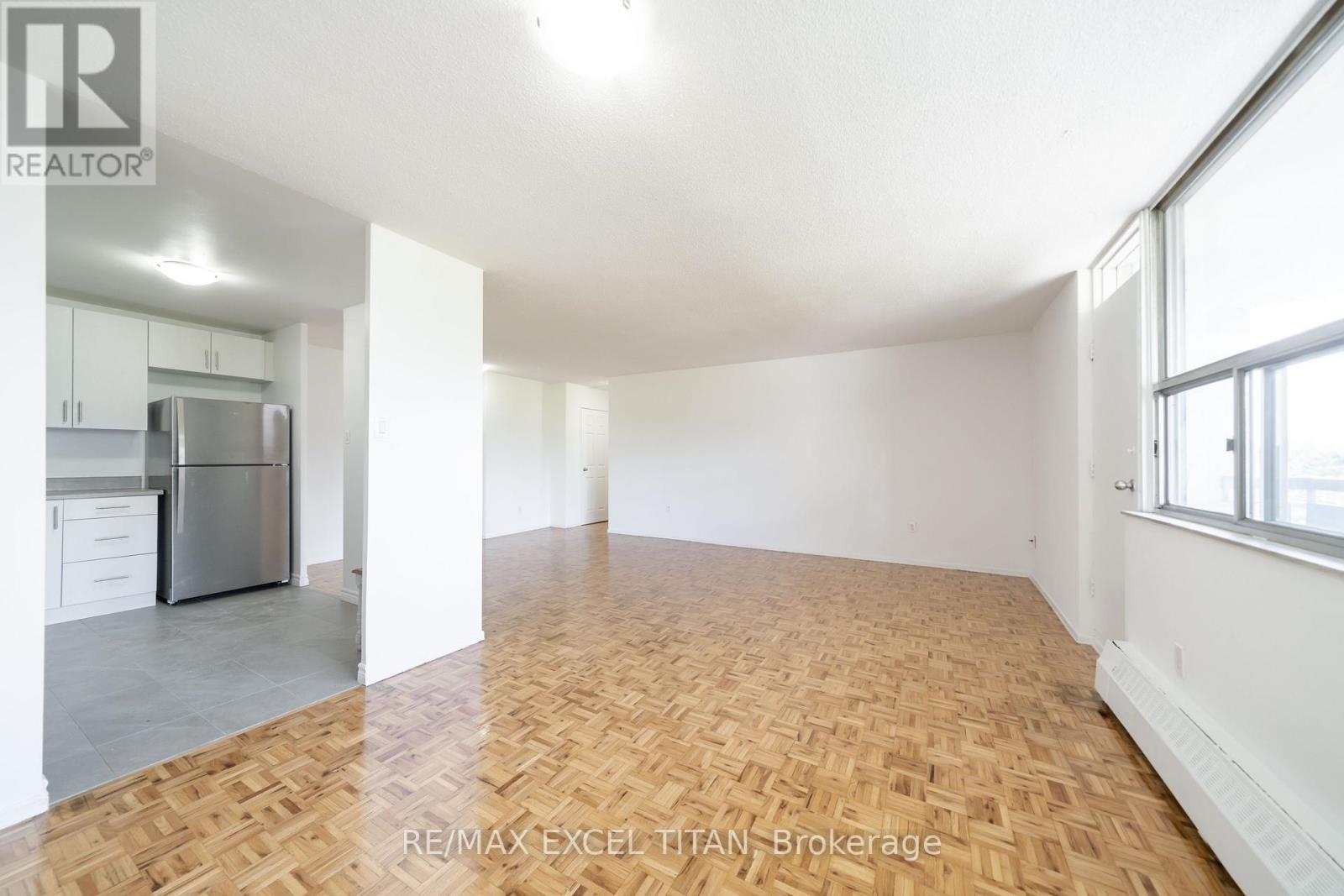 412 - 5 Glamorgan Avenue, Toronto, Ontario M1P 4P1 - Photo 5 - E13157432