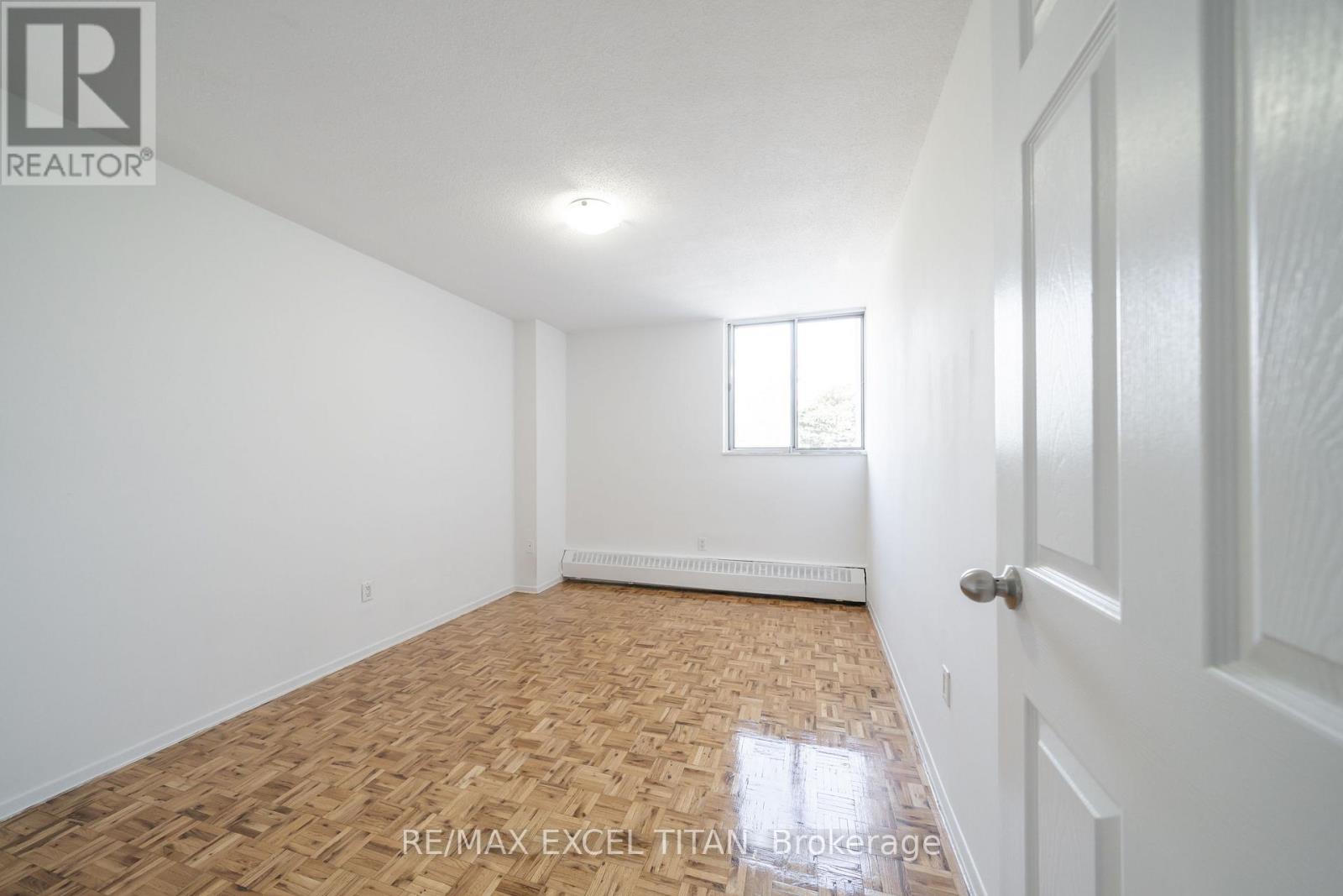 412 - 5 Glamorgan Avenue, Toronto, Ontario M1P 4P1 - Photo 6 - E13157432