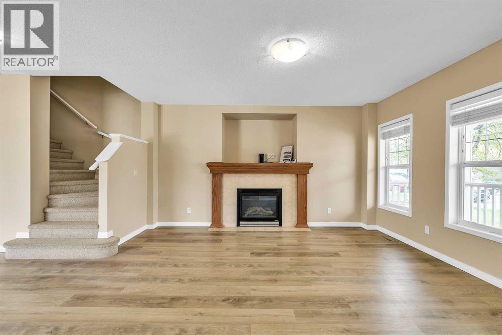247 Evermeadow Avenue SW, Calgary, Alberta  T2Y 4X2 - Photo 8 - A2310108