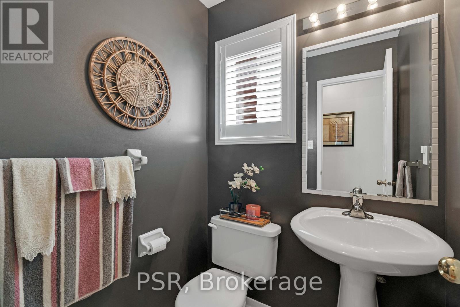 35 Lindenshire Avenue, Vaughan, Ontario  L6A 4A4 - Photo 11 - N13157216