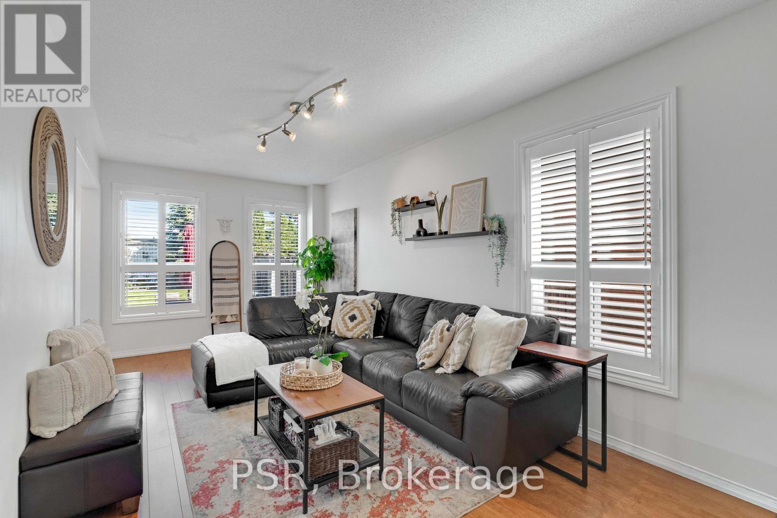 35 Lindenshire Avenue, Vaughan, Ontario  L6A 4A4 - Photo 6 - N13157216