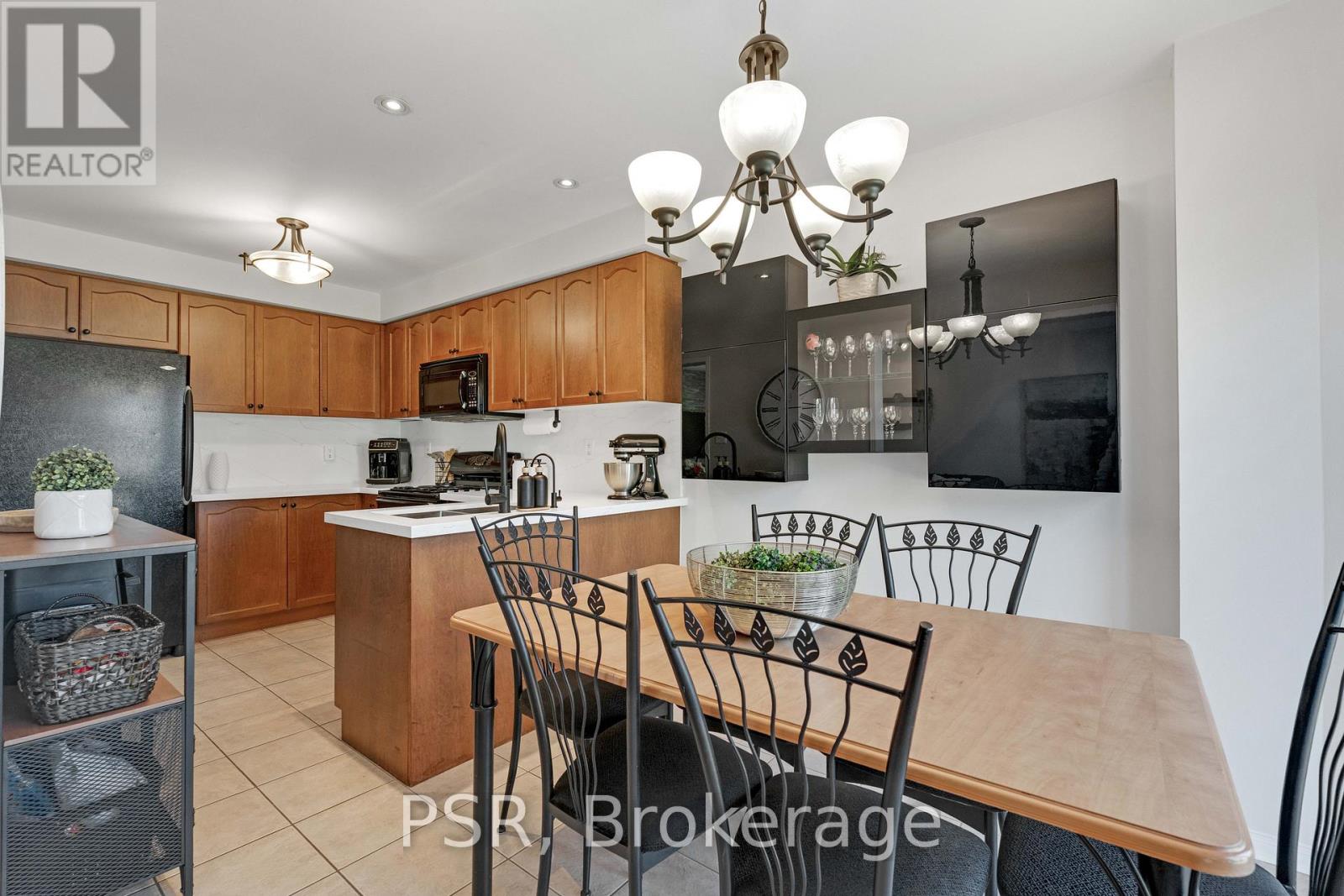 35 Lindenshire Avenue, Vaughan, Ontario  L6A 4A4 - Photo 8 - N13157216