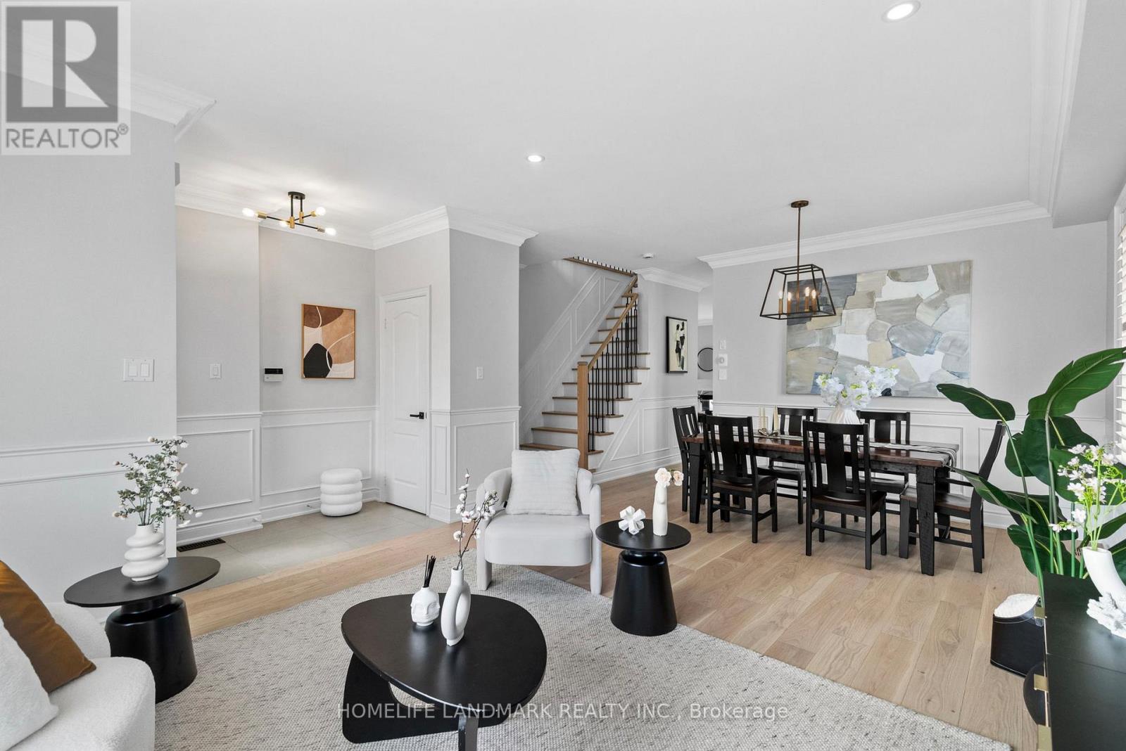 57 Skywood Drive, Richmond Hill, Ontario  L4E 4L1 - Photo 4 - N13157226