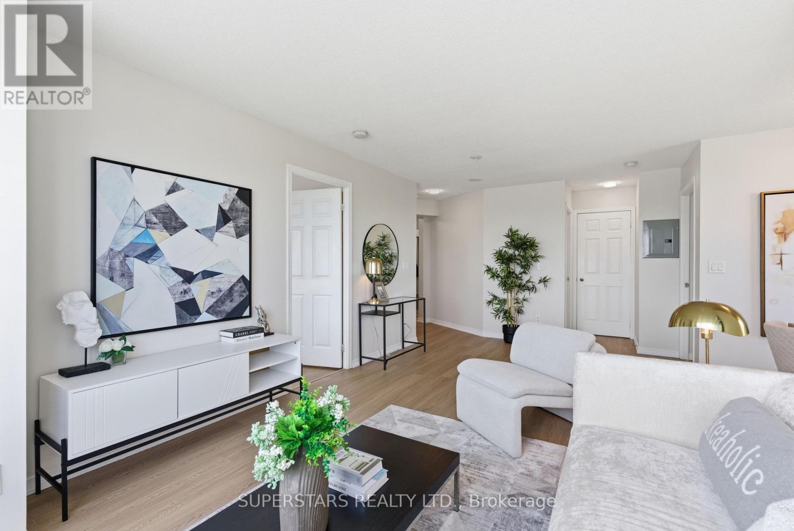 1204 - 23 Oneida Crescent, Richmond Hill, Ontario  L4B 0A2 - Photo 4 - N13157326