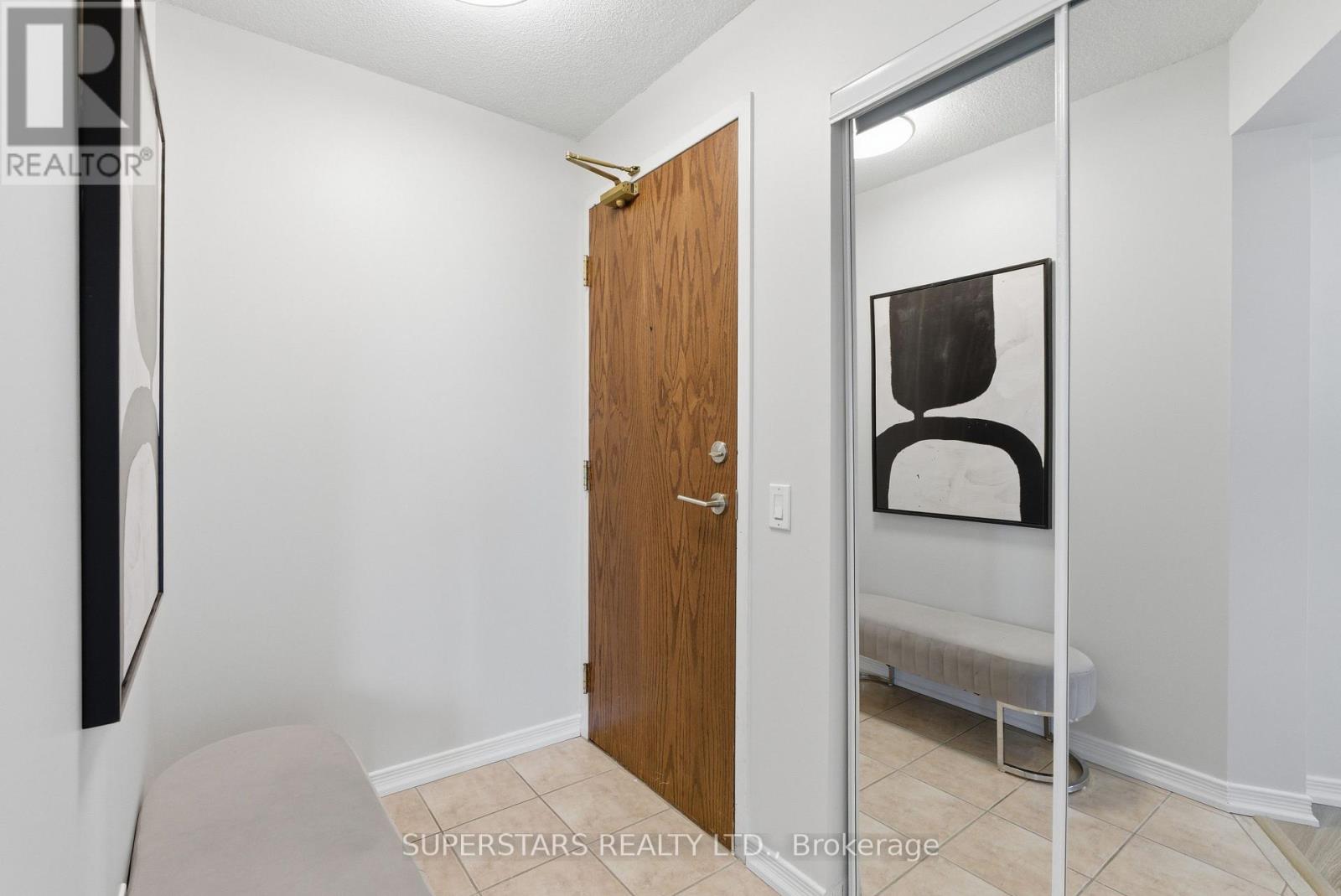 1204 - 23 Oneida Crescent, Richmond Hill, Ontario  L4B 0A2 - Photo 5 - N13157326