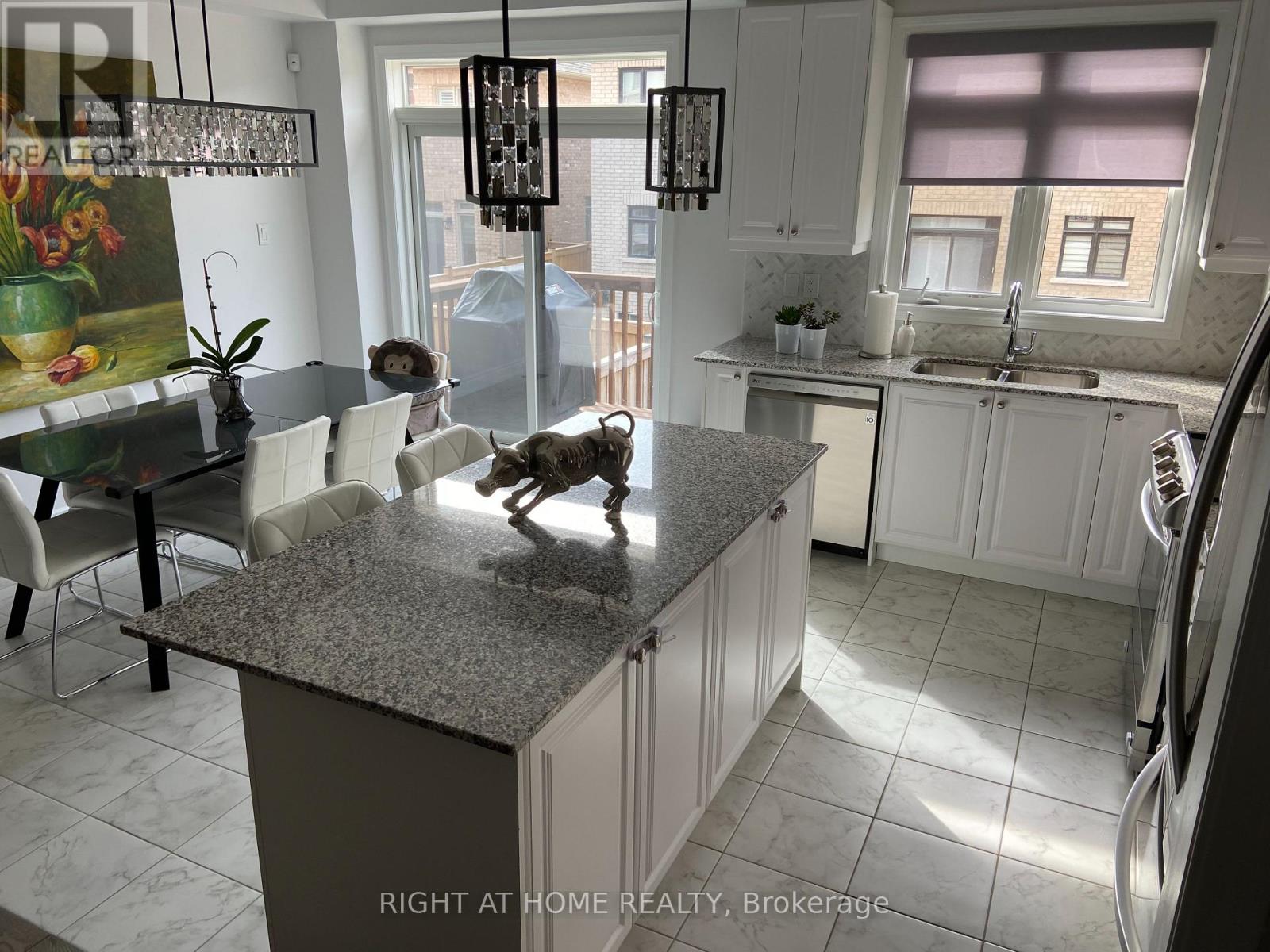 214 Cranbrook Crescent, Vaughan, Ontario  L4H 4K9 - Photo 7 - N13157442