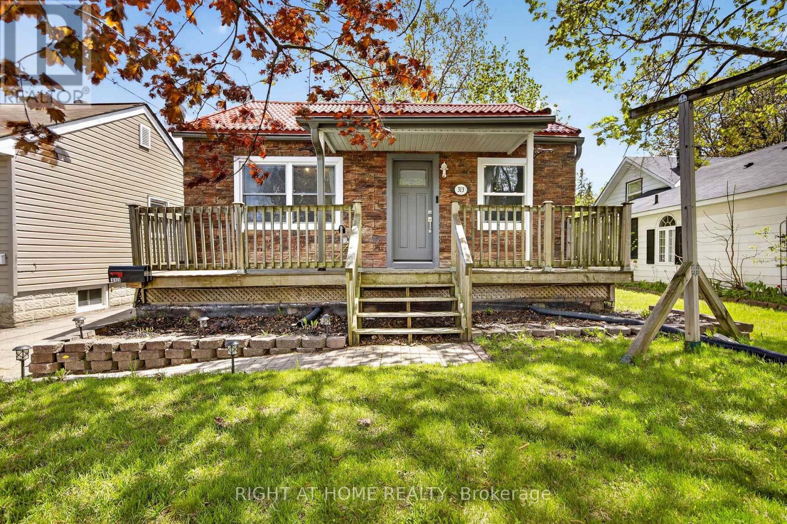 313 Mary Street, Orillia, Ontario  L3V 3E9 - Photo 2 - S13157224