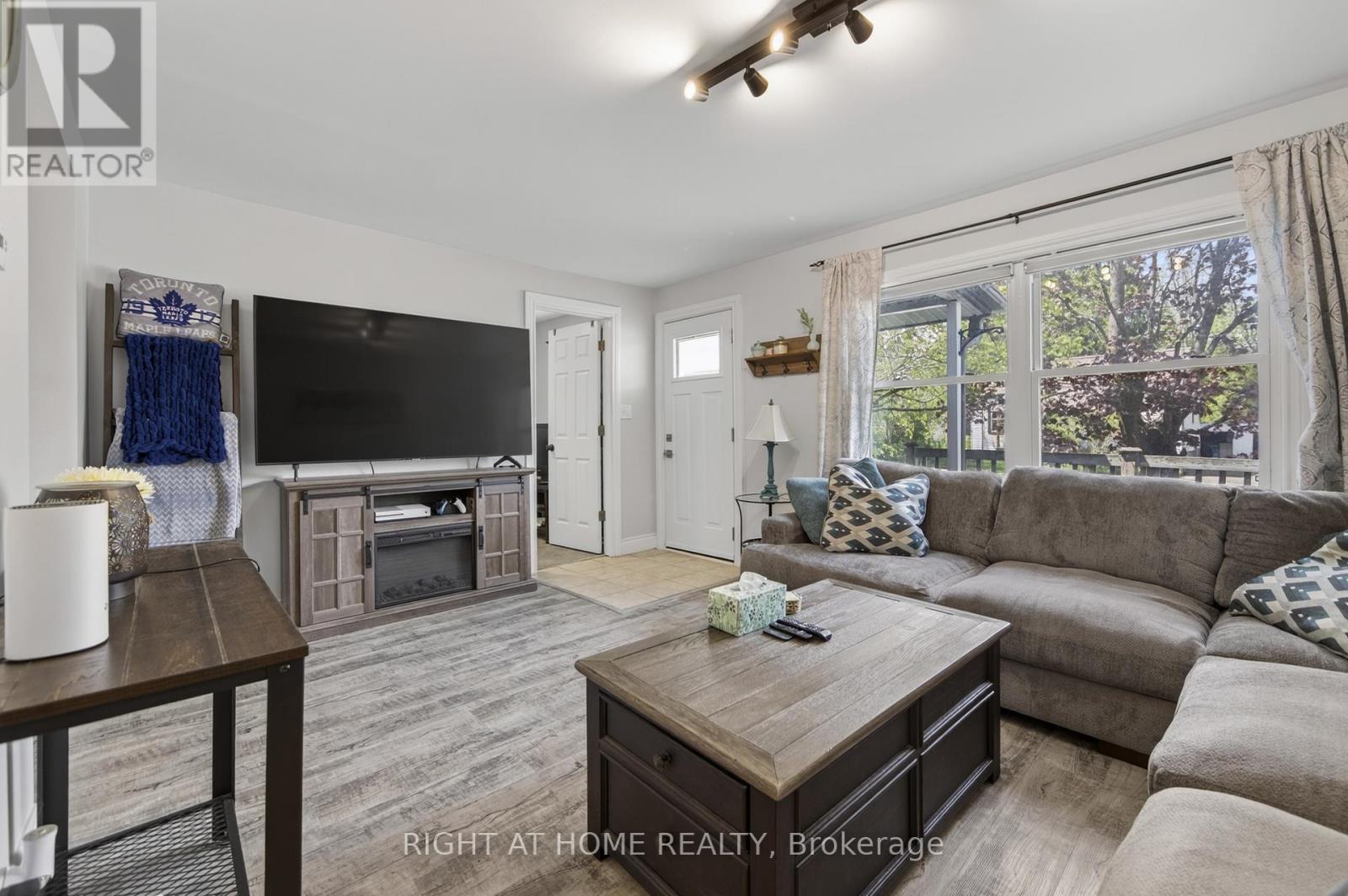 313 Mary Street, Orillia, Ontario  L3V 3E9 - Photo 5 - S13157224