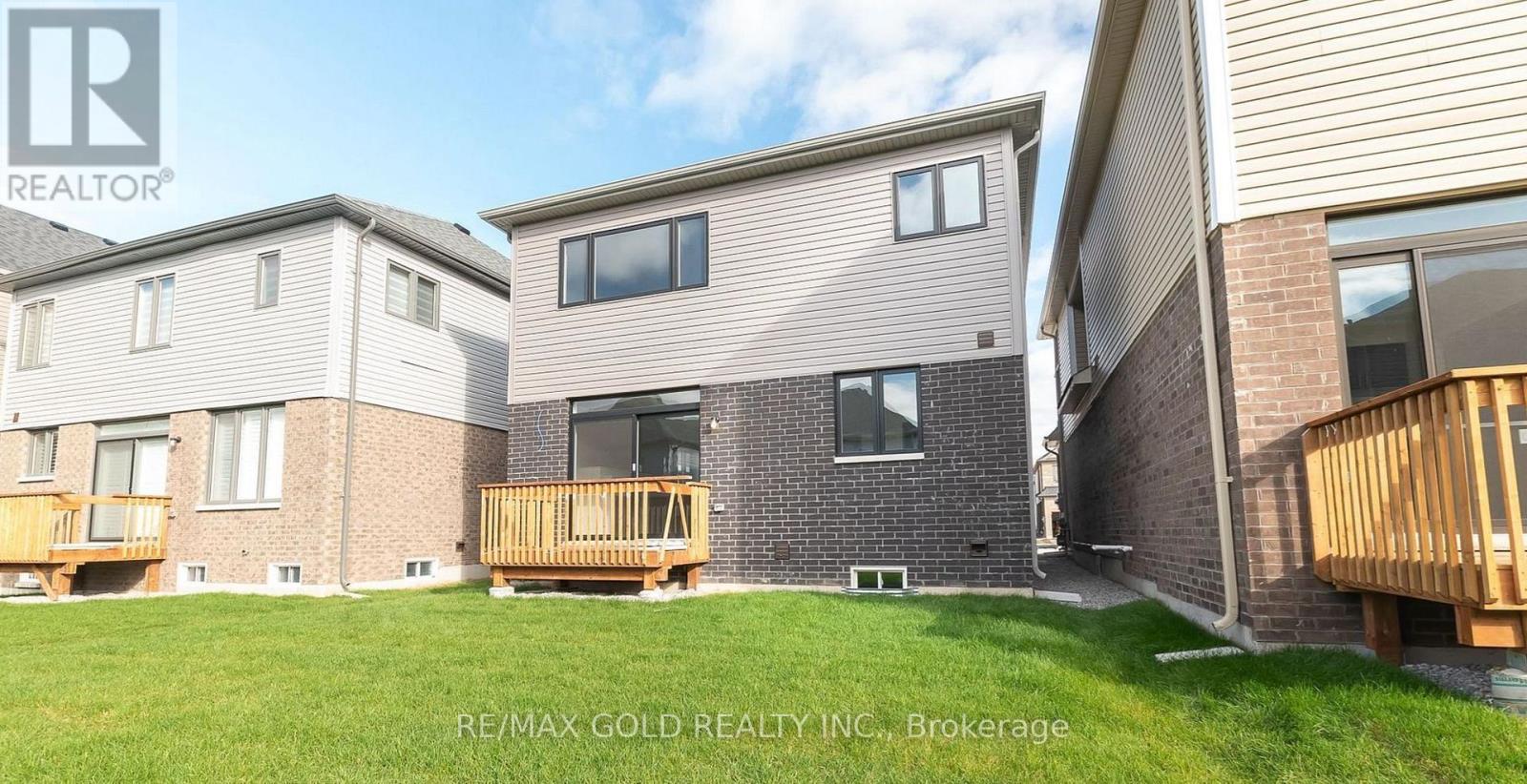 151 Terry Fox Drive, Barrie, Ontario  L9J 0L9 - Photo 13 - S13157288