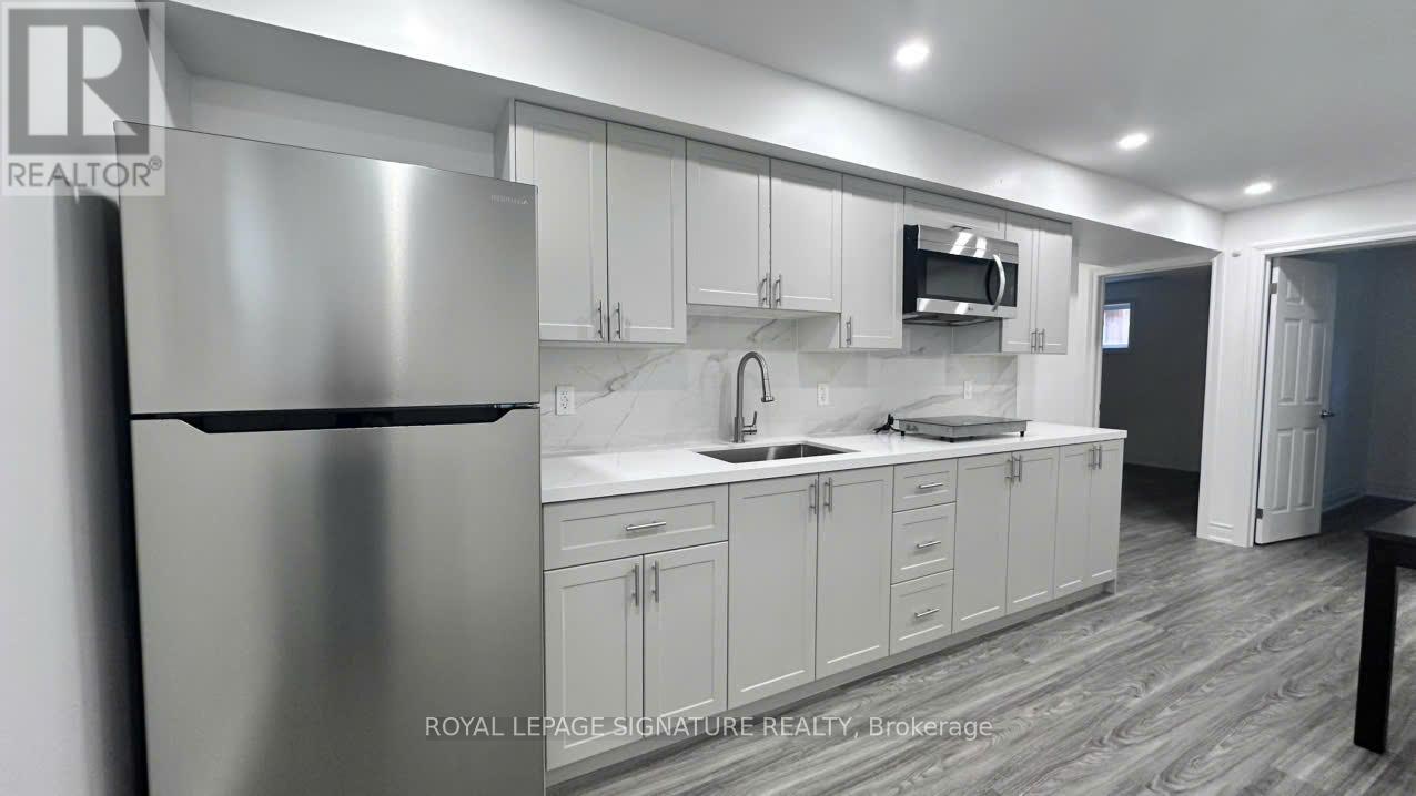 Basement 2 - 3137 Sunnyhill Drive, Mississauga, Ontario  L4X 2K5 - Photo 5 - W12951328