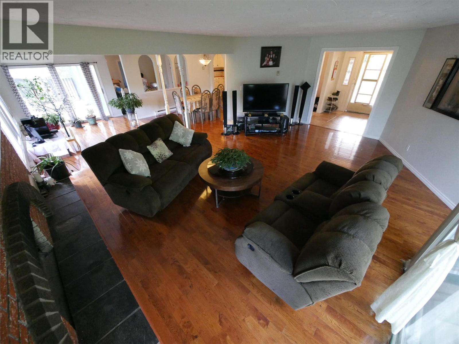 525 Fairview Drive, Castlegar, British Columbia V1N 3S8 - Photo 9 - 10388132