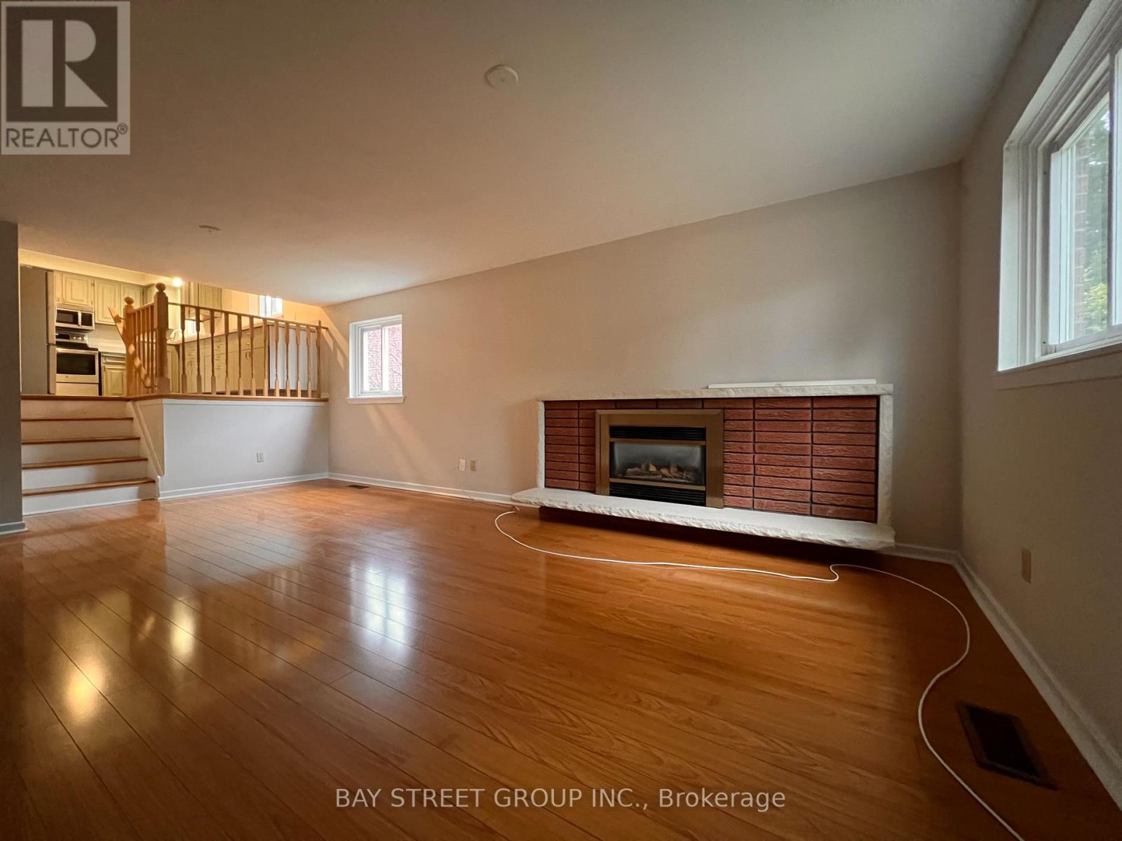 3195 Valmarie Avenue, Mississauga, Ontario  L5C 2A4 - Photo 10 - W13157130