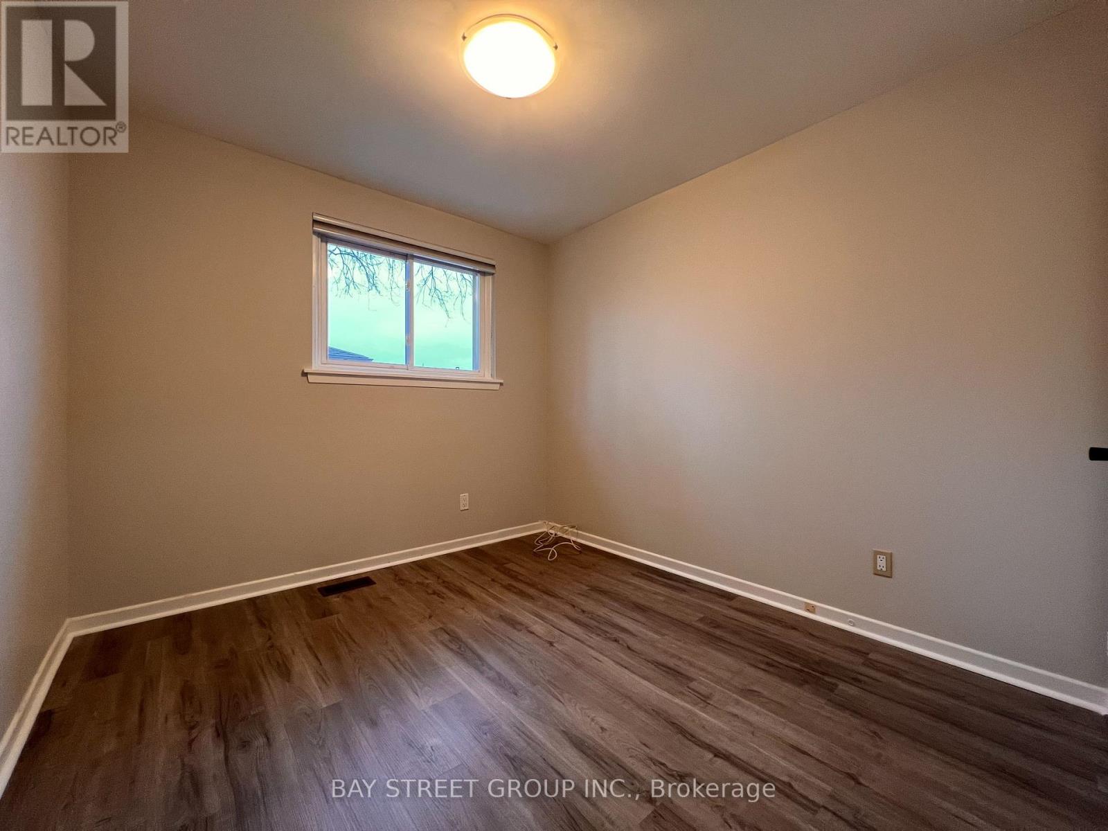 3195 Valmarie Avenue, Mississauga, Ontario  L5C 2A4 - Photo 15 - W13157130