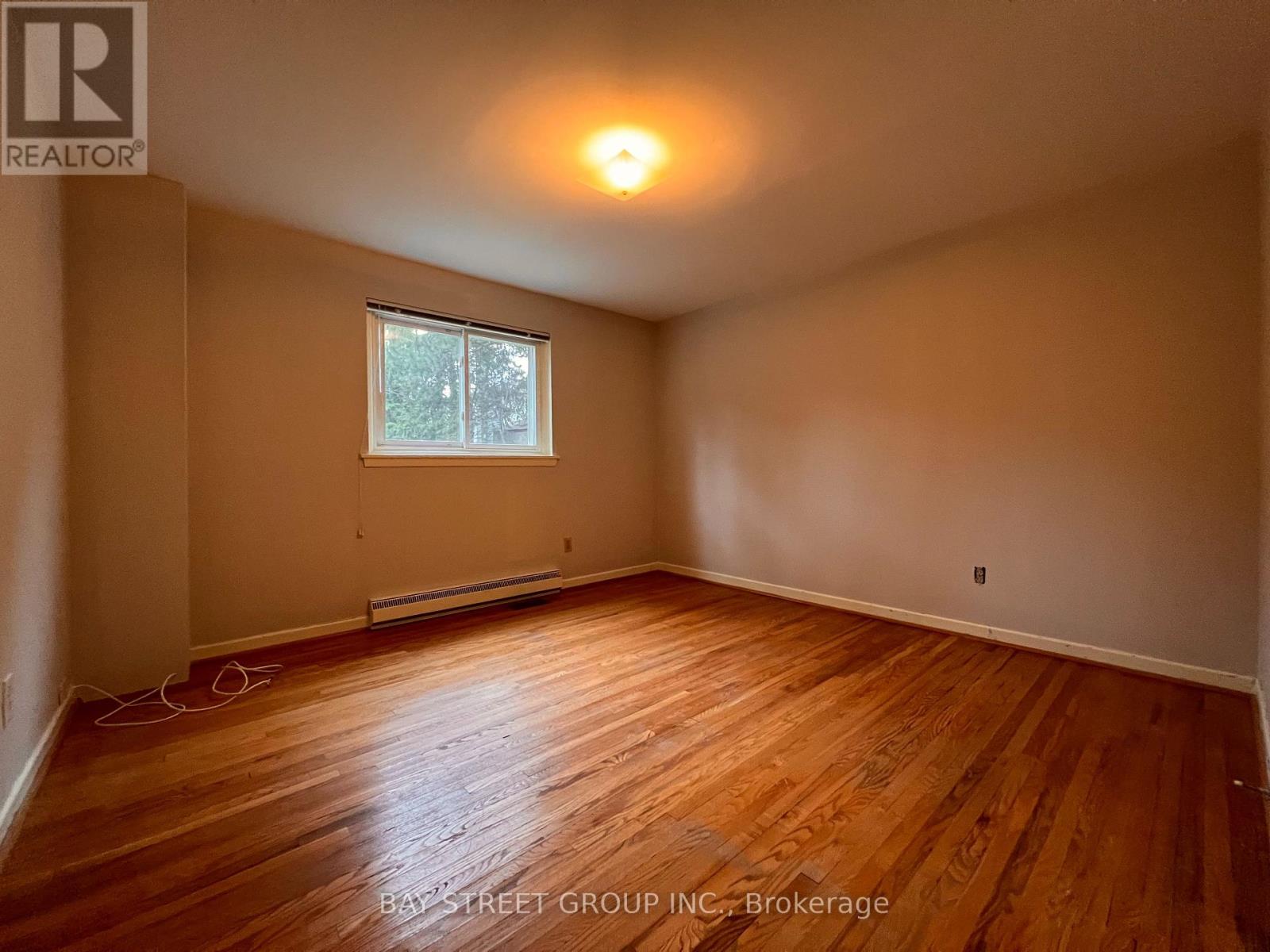 3195 Valmarie Avenue, Mississauga, Ontario  L5C 2A4 - Photo 17 - W13157130