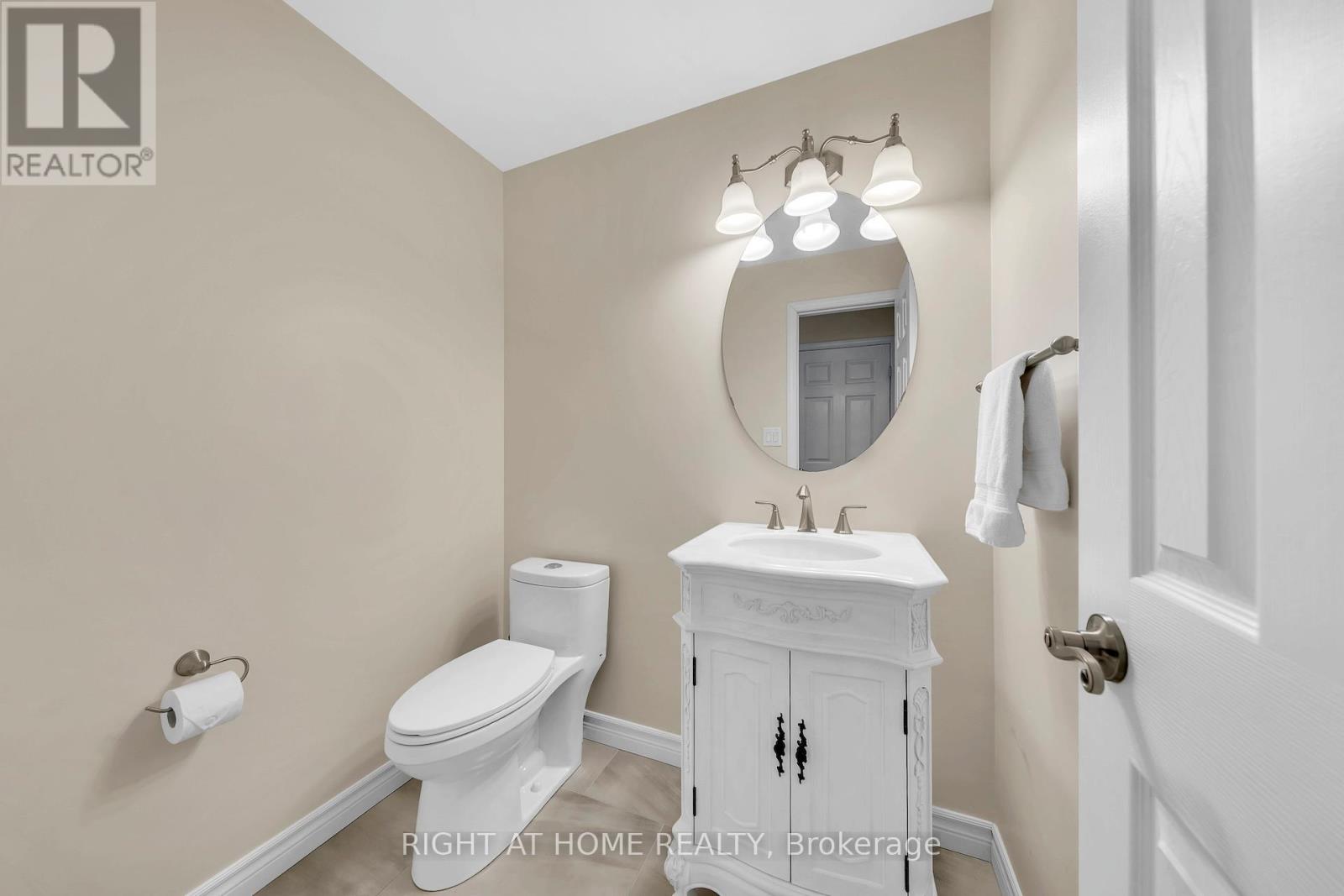 740 Village Green Boulevard, Mississauga, Ontario  L5E 3K8 - Photo 12 - W13157206
