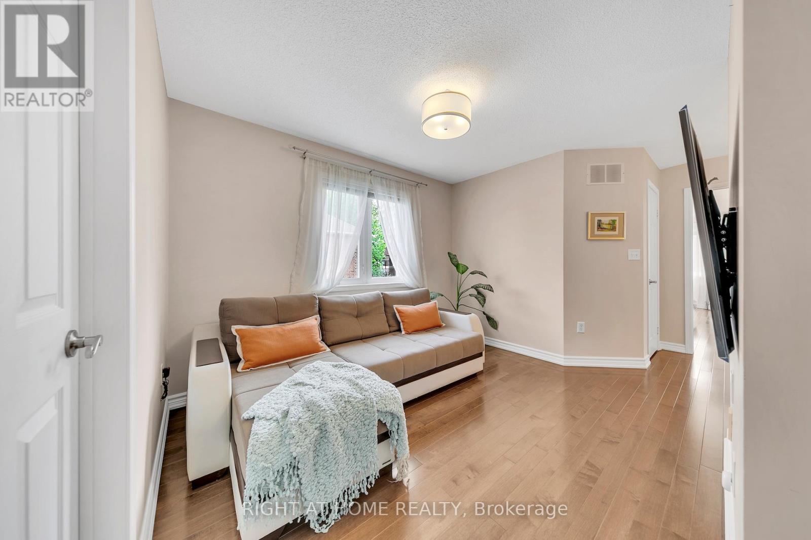 740 Village Green Boulevard, Mississauga, Ontario  L5E 3K8 - Photo 14 - W13157206